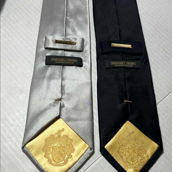 Donald Trump collection, 100% silk Silver and Black Ties - Picture 1 of 3